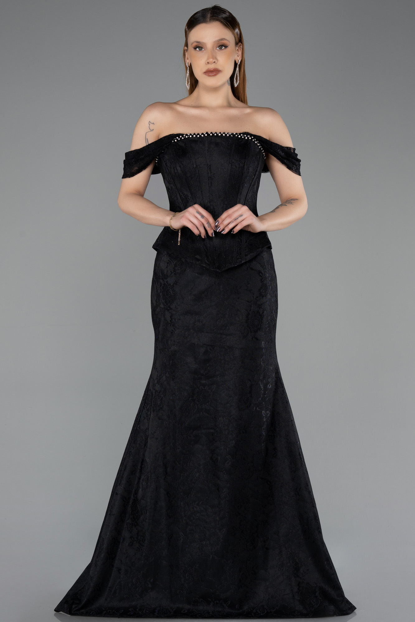 Kayık Yaka Peplum Kesim Uzun Dantel Abiye Elbise ABU5609