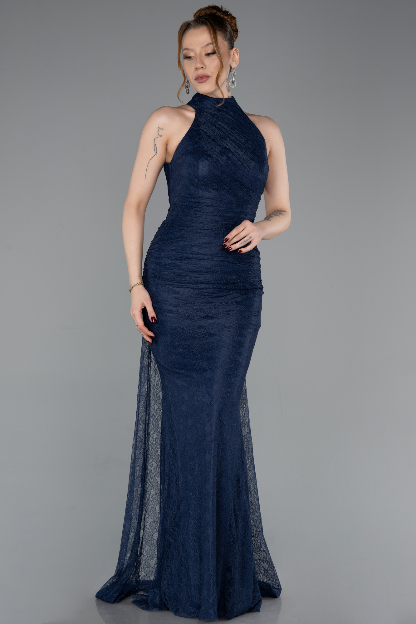 Halter Yaka Kuyruklu Uzun Dantel Abiye Elbise ABU6084
