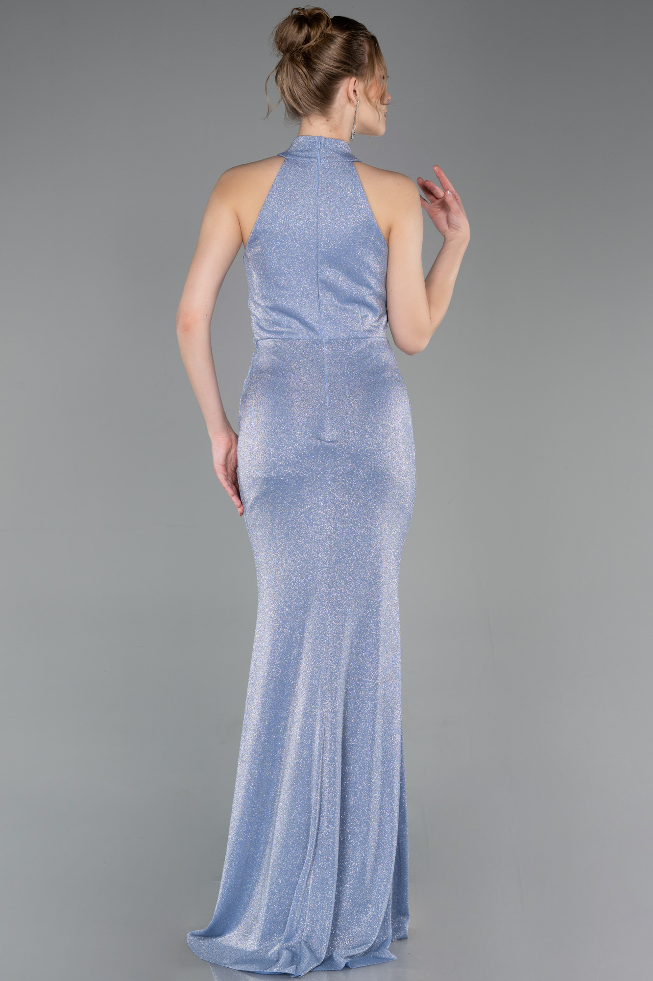 Halter Yaka Yırtmaçlı Uzun Simli Abiye ABU5426 2